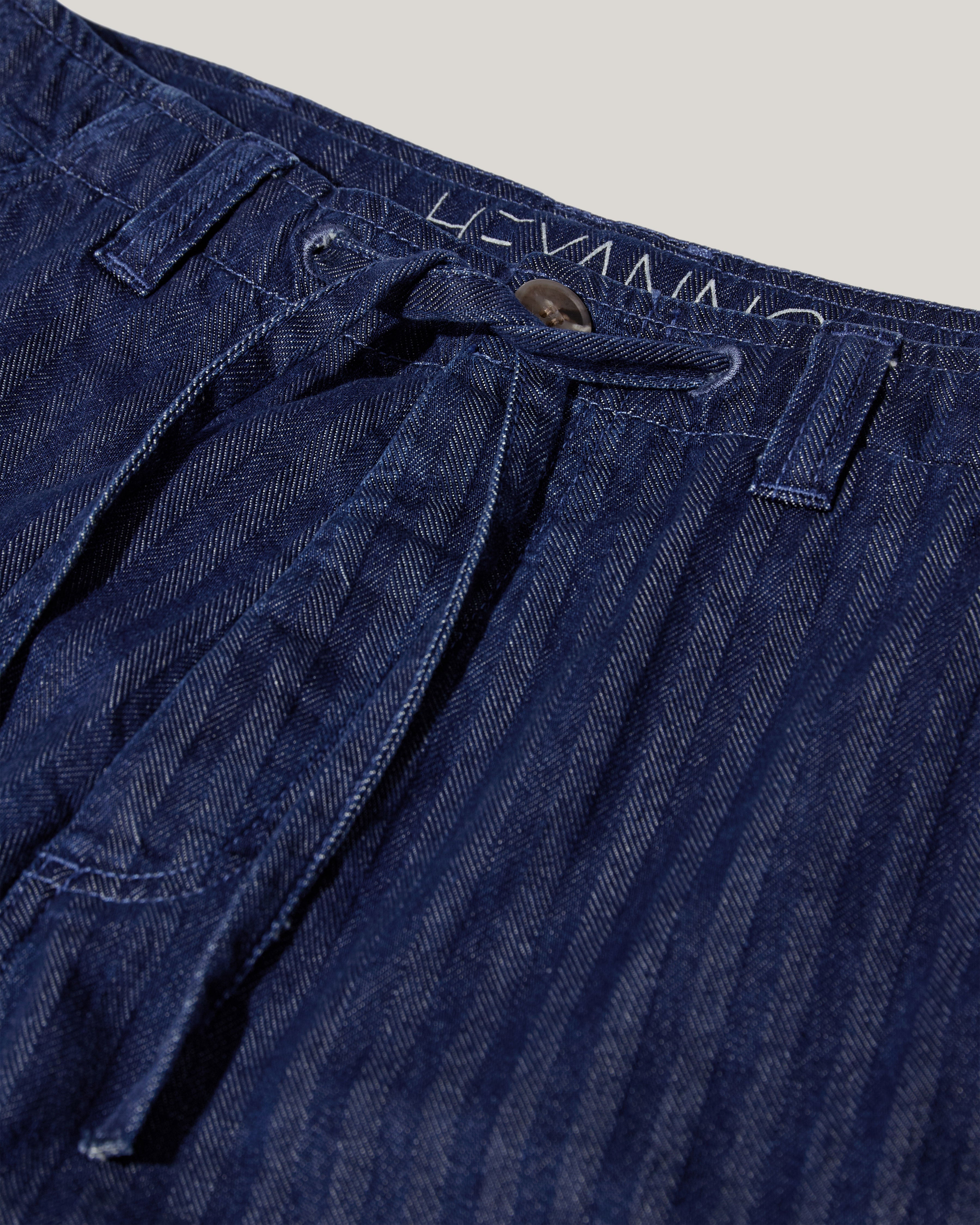 Modelshot / Dark Blue Washed / Detail